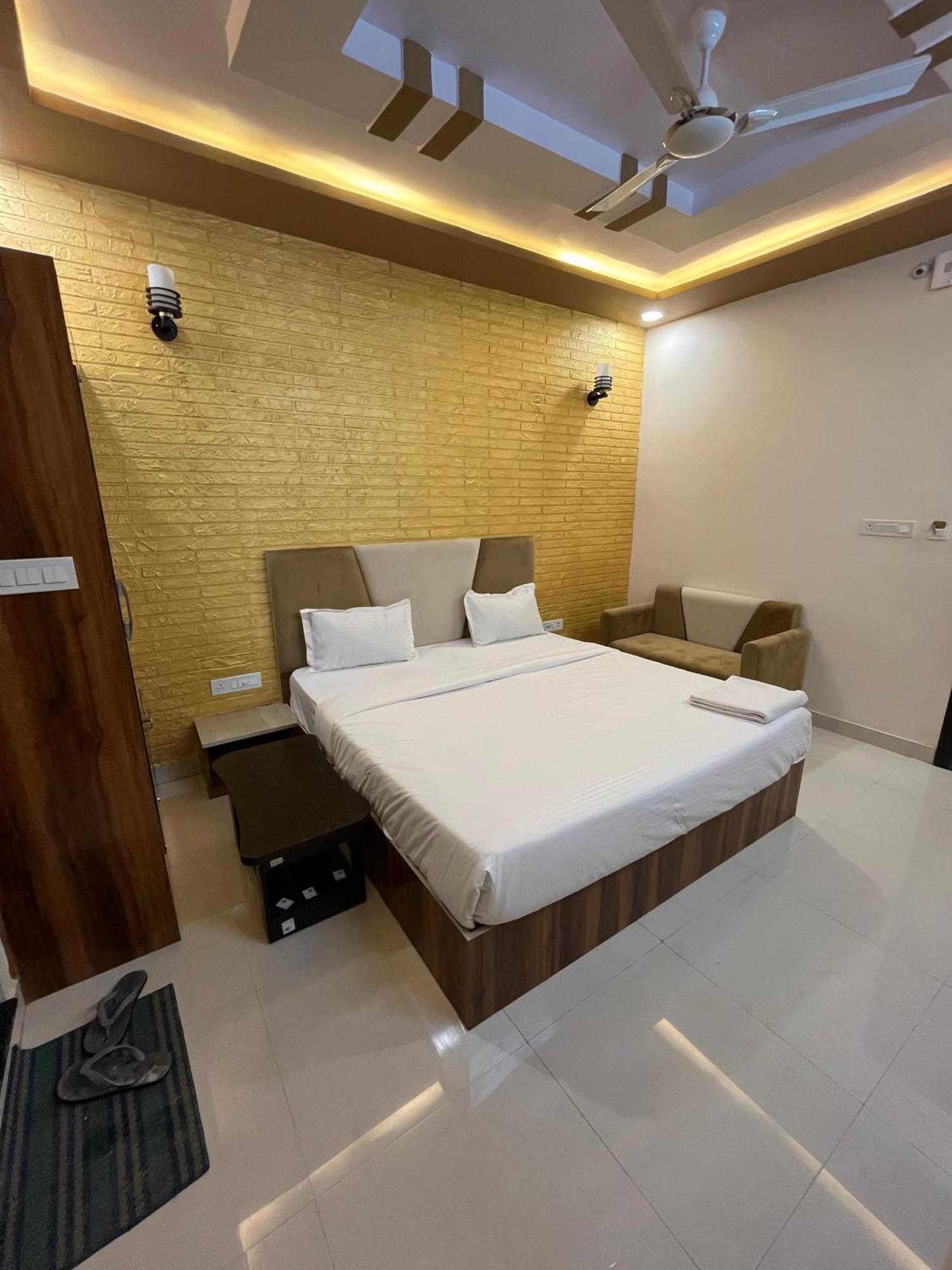 Hotel Rahat Jhalawar Exteriör bild